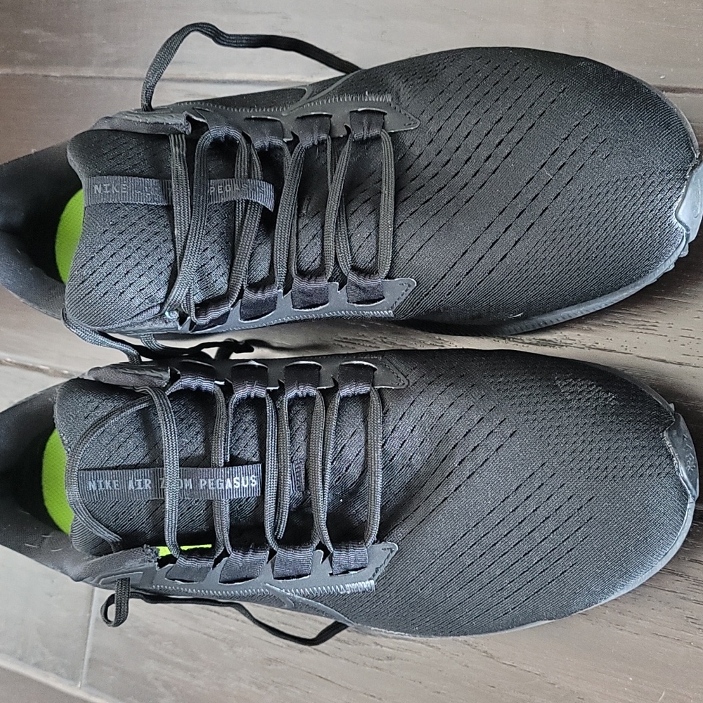 Black on Black Nike Air Zoom Pegasus 35